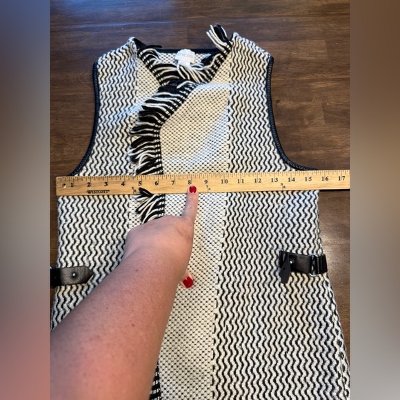 Chicos Open Front Knit Vest Woman’s SZ 0 Black White Fringe Wool Blend Long - Picture 8 of 9
